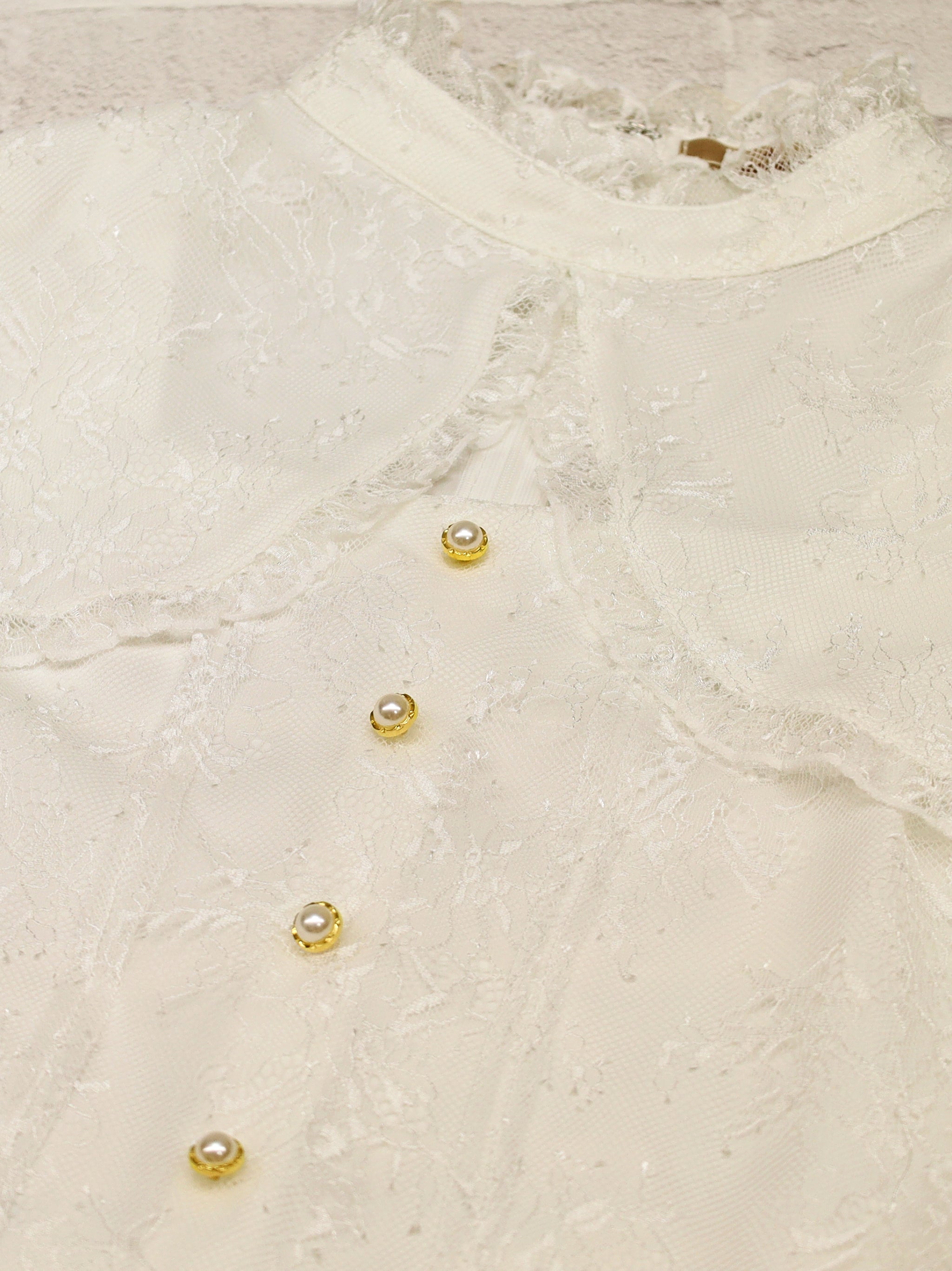 Light Blossom デコルテオープンブラウス ｜Amavel（アマベル）公式サイト