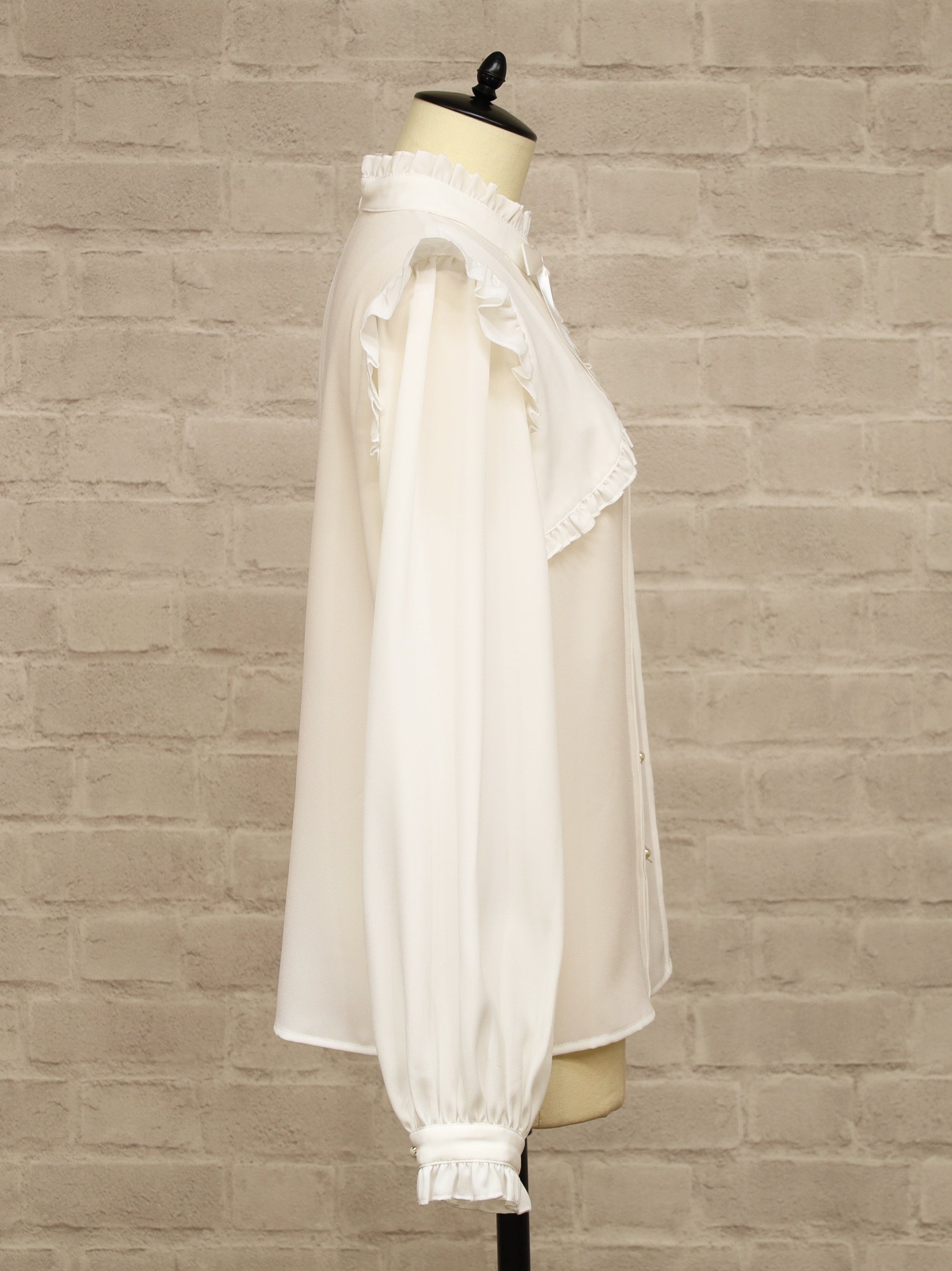 Light Blossom デコルテオープンブラウス ｜Amavel（アマベル）公式サイト