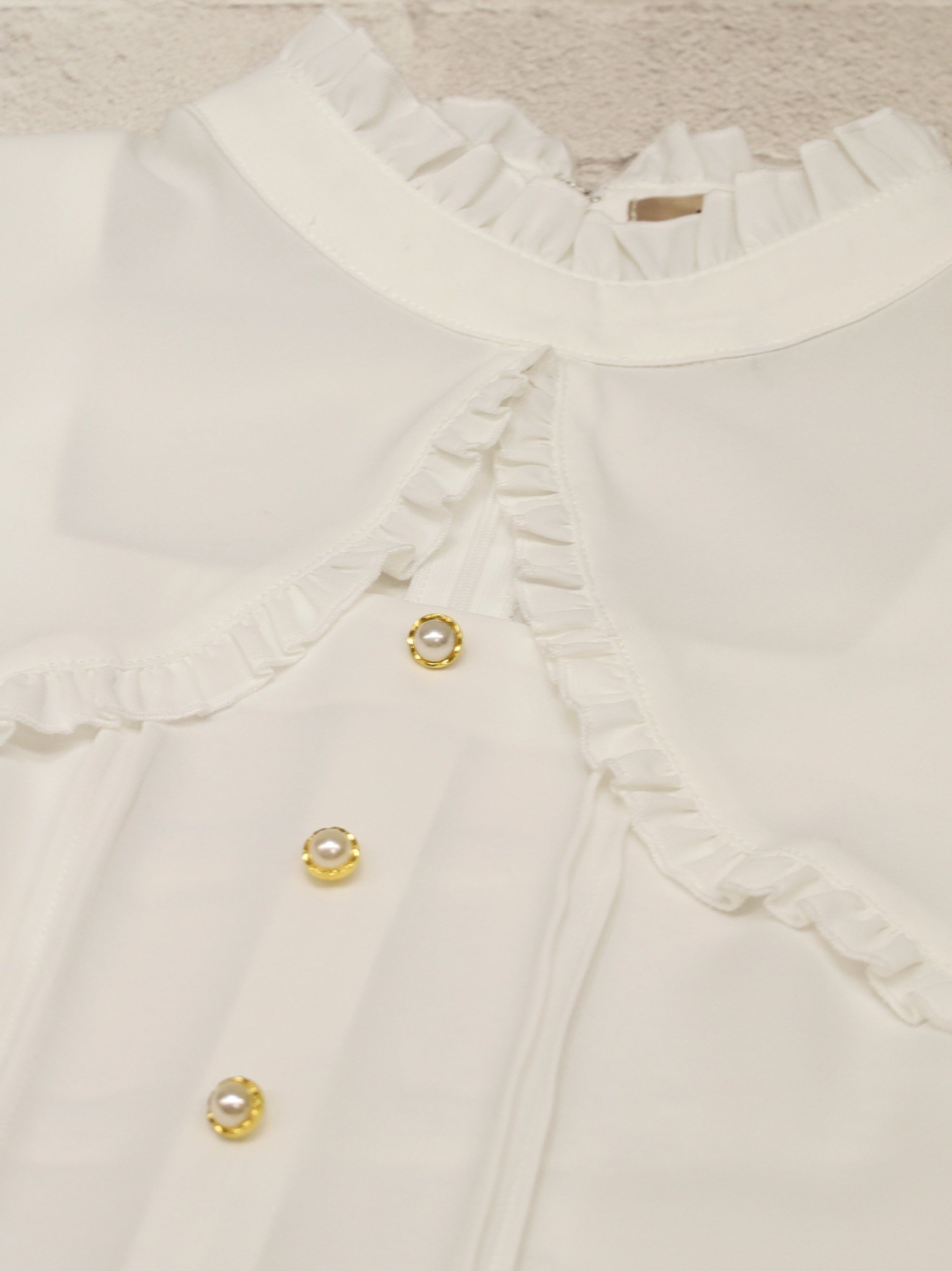 Light Blossom デコルテオープンブラウス ｜Amavel（アマベル）公式サイト