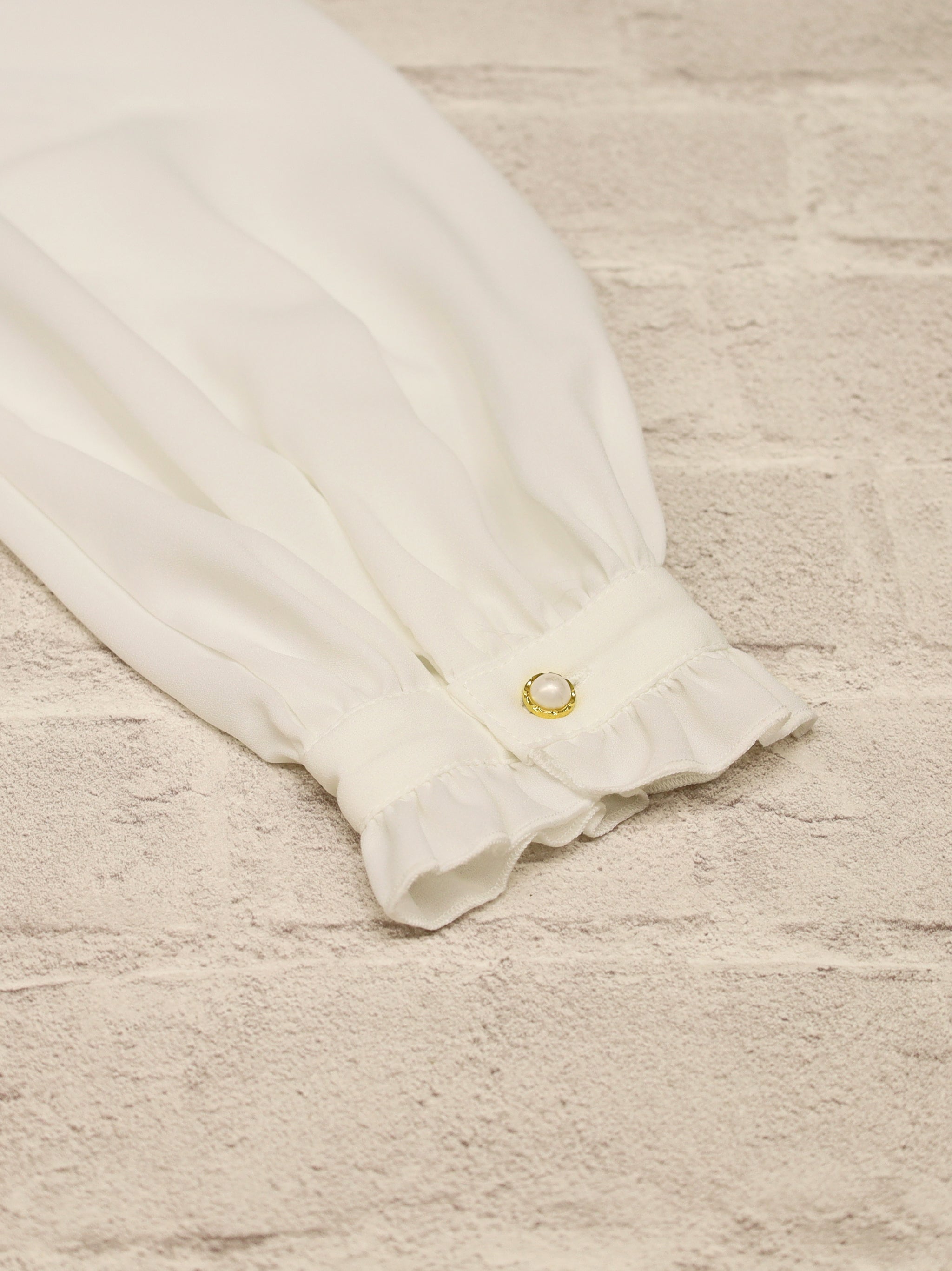 Light Blossom デコルテオープンブラウス ｜Amavel（アマベル）公式サイト