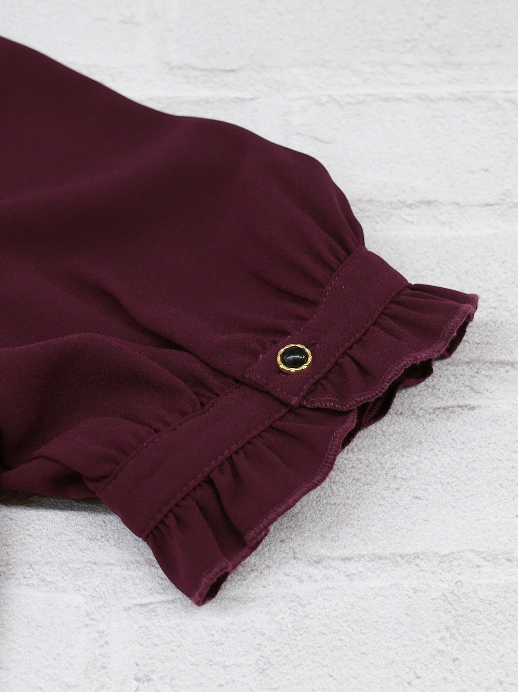 Antique Claspフリルブラウス ｜Amavel（アマベル）公式サイト