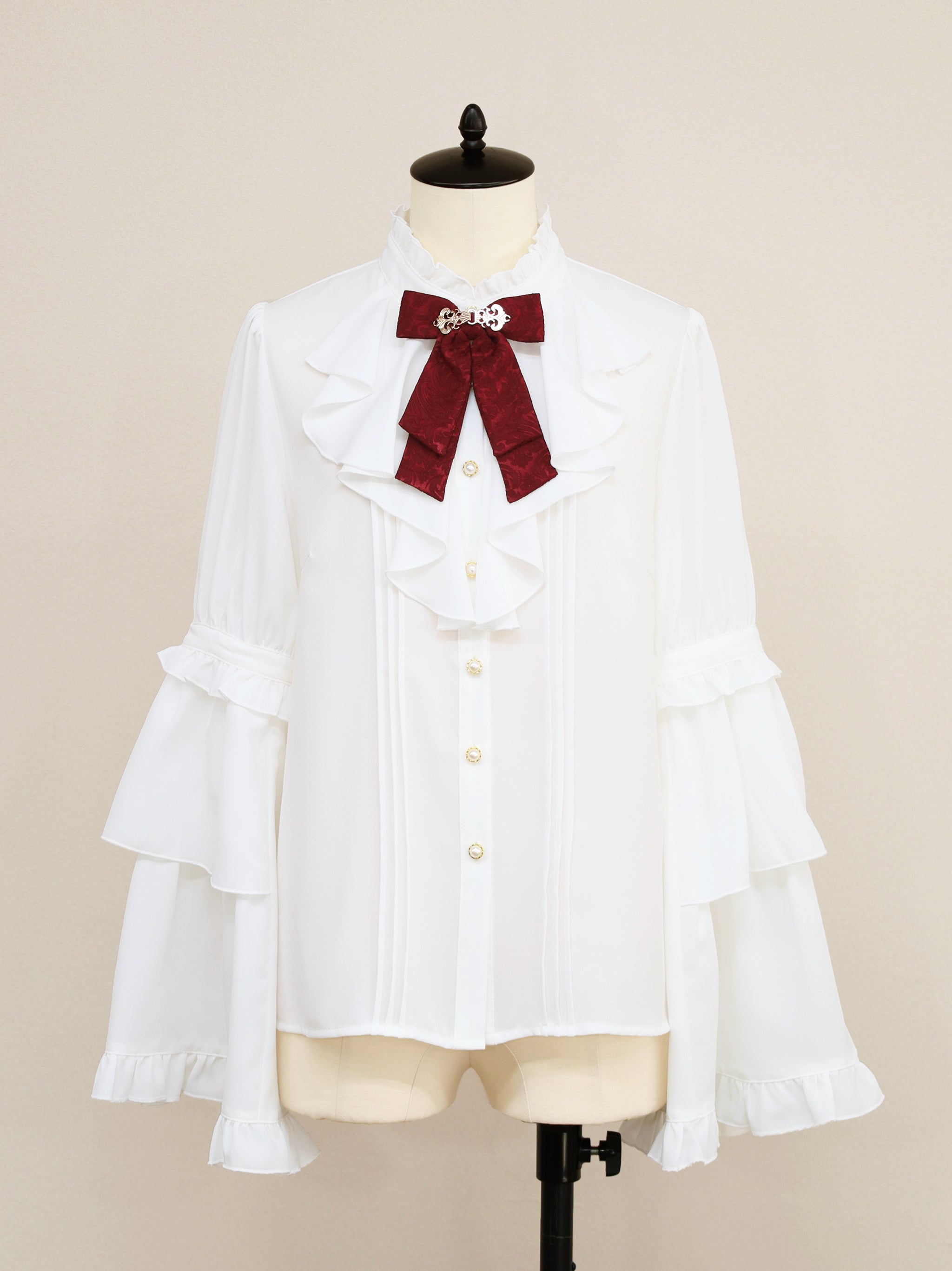 Antique Claspフリルブラウス ｜Amavel（アマベル）公式サイト