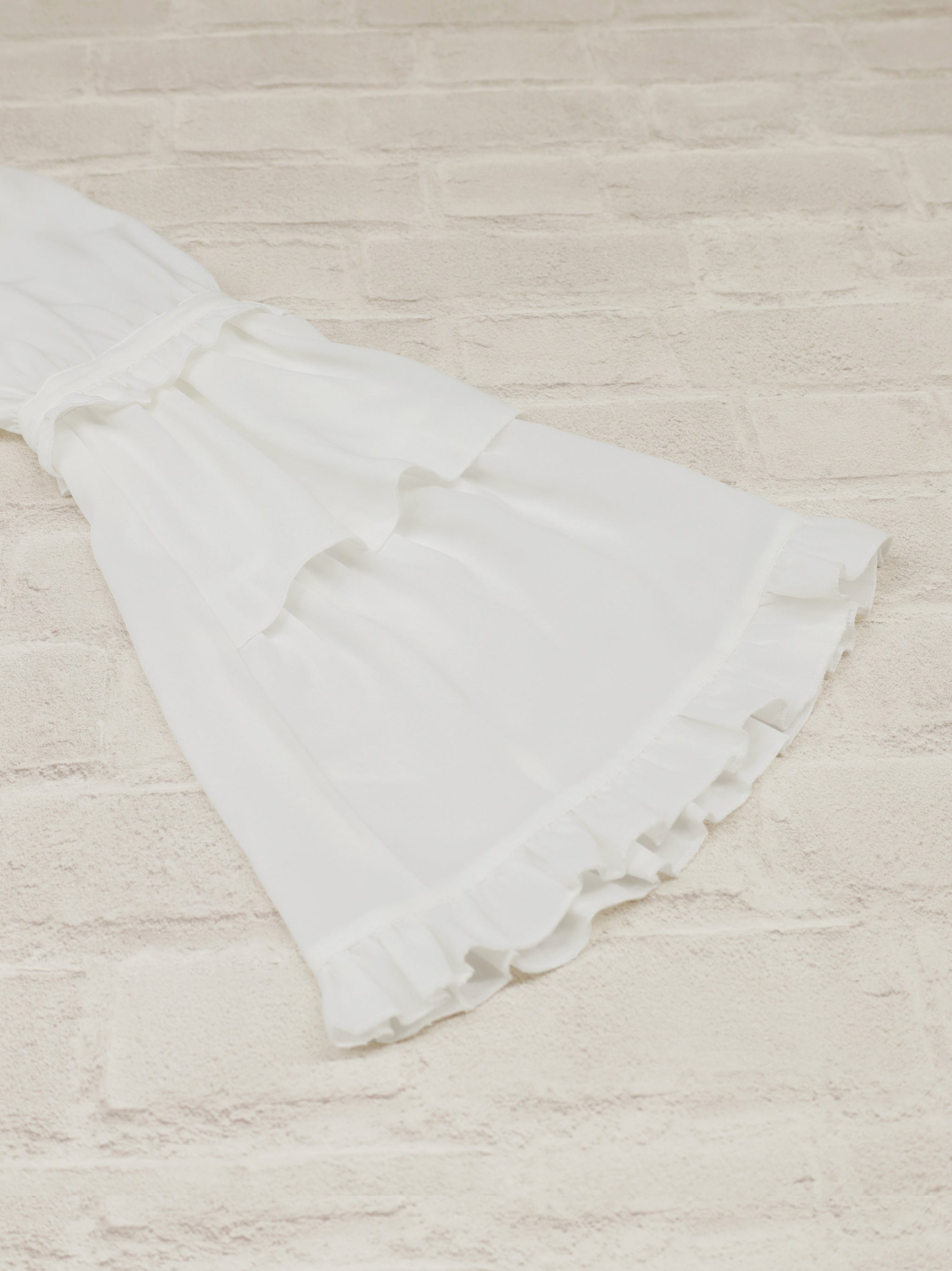 Antique Claspフリルブラウス ｜Amavel（アマベル）公式サイト