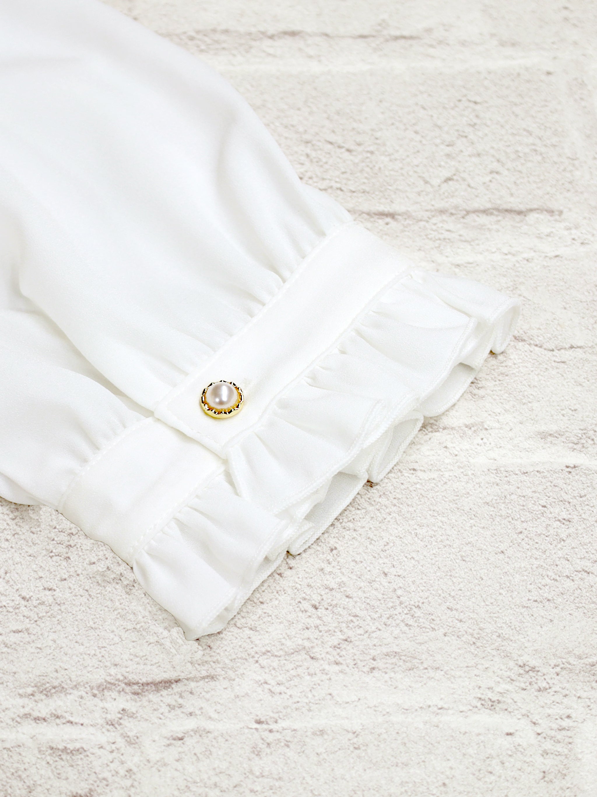 ホイップフリルブラウス ｜Amavel（アマベル）公式サイト