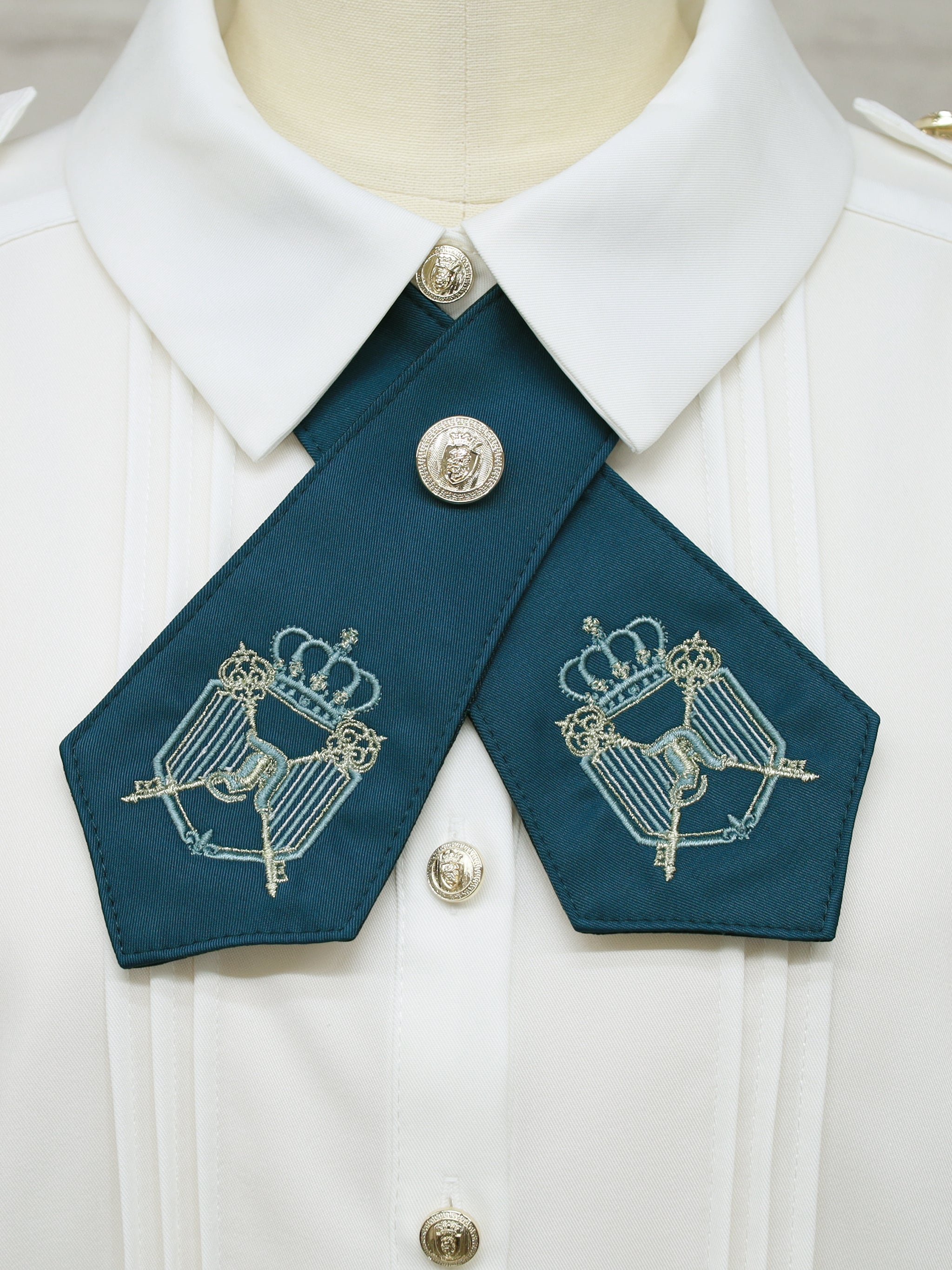Royal Emblem クロスタイブラウス – Amavel（アマベル）公式サイト