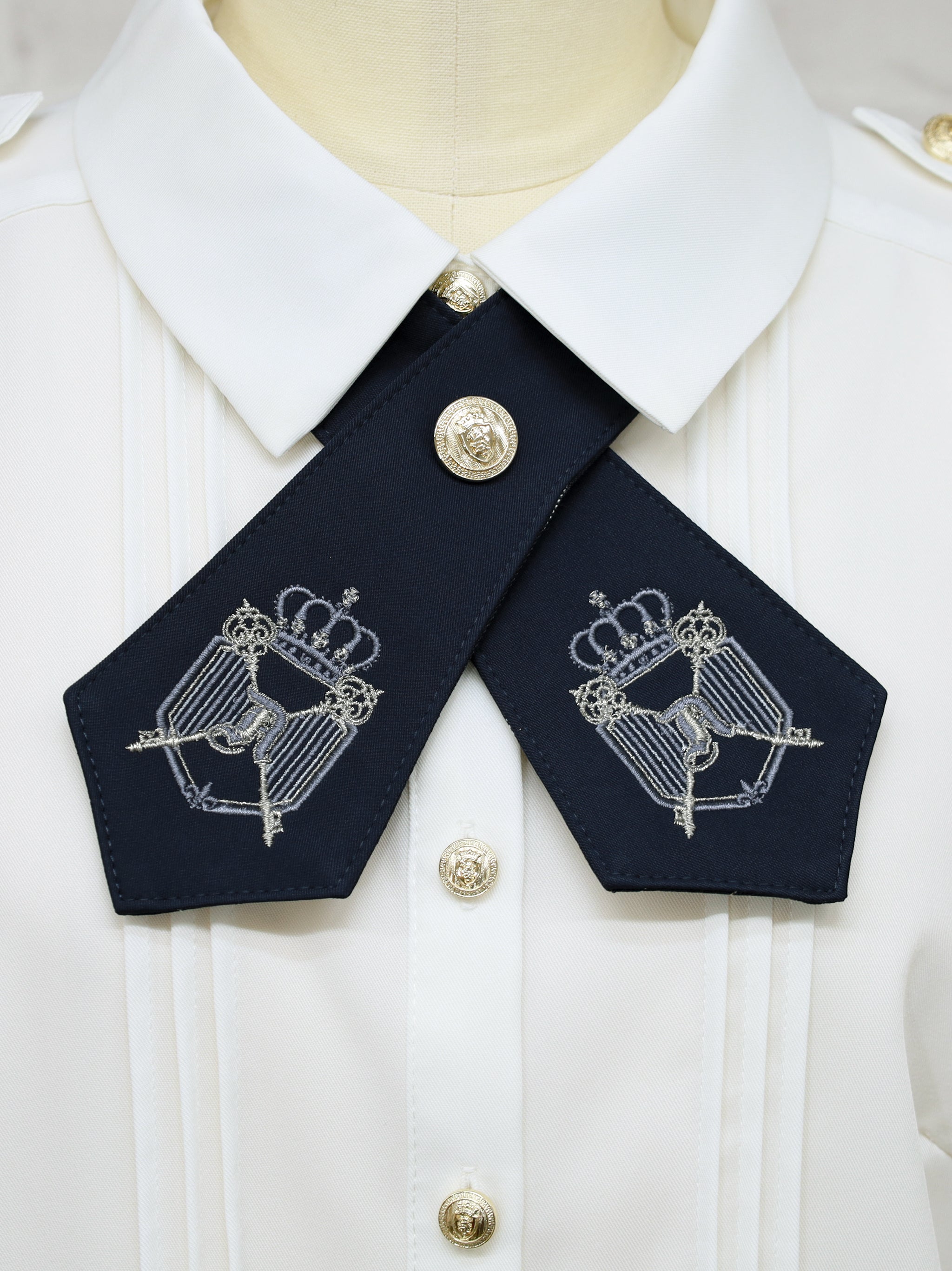 Royal Emblem クロスタイブラウス – Amavel（アマベル）公式サイト