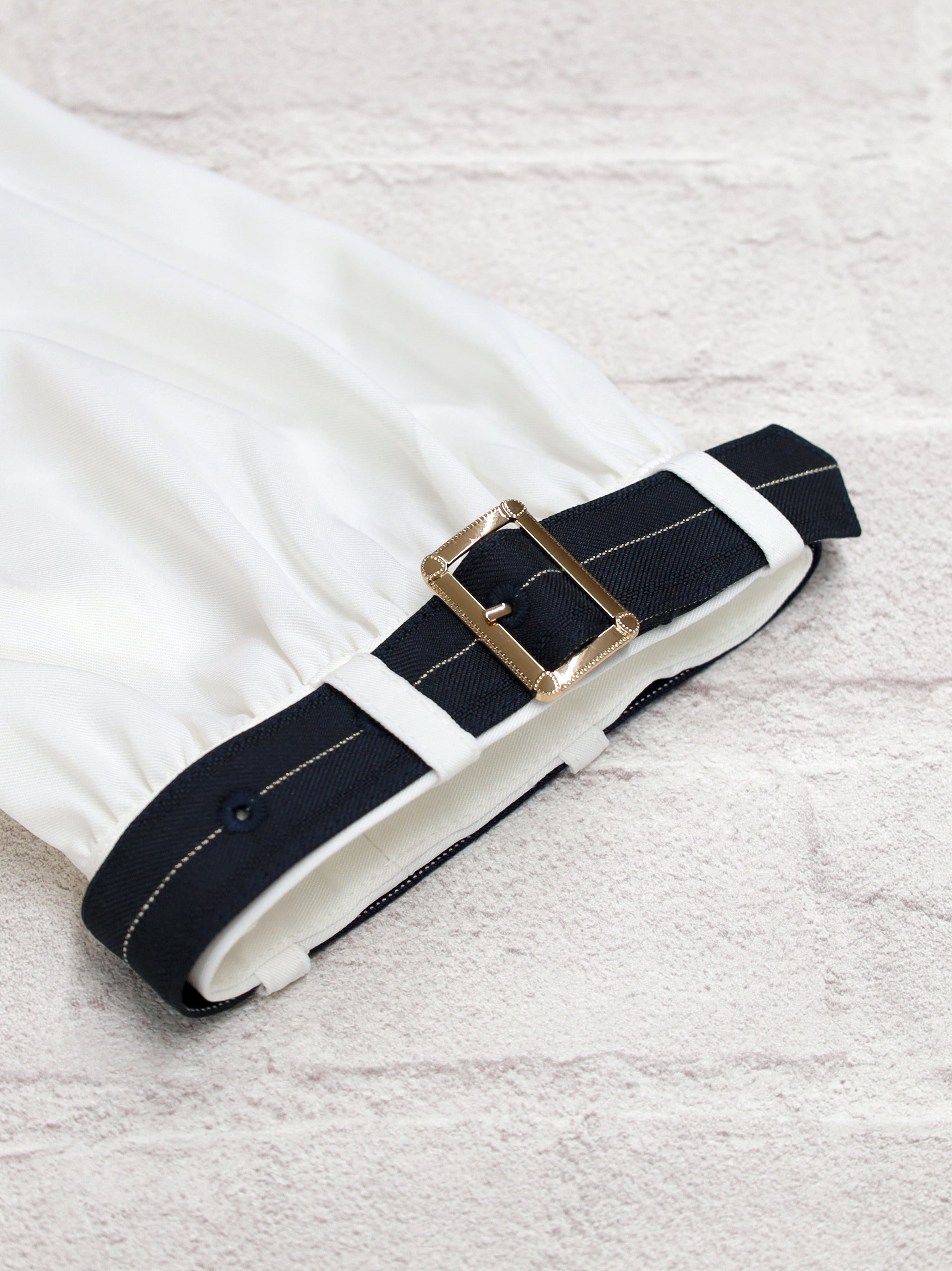 Royal Emblem クロスタイブラウス ｜Amavel（アマベル）公式サイト