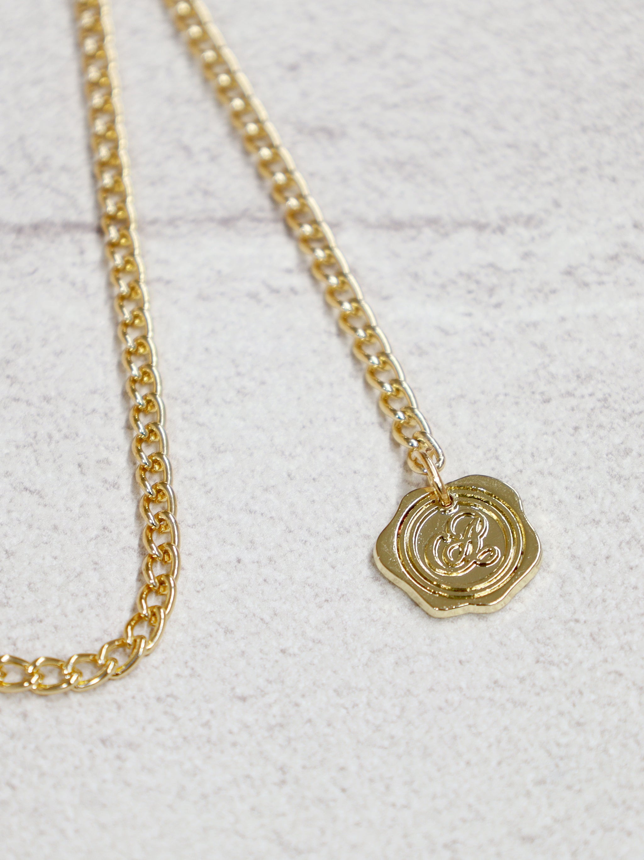 Royal Emblem クロスタイブラウス ｜Amavel（アマベル）公式サイト