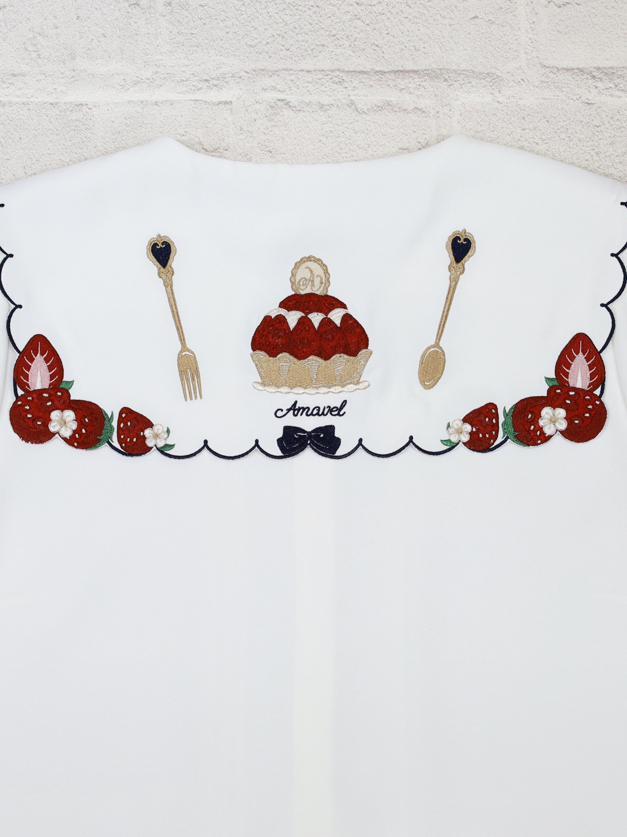 Berry Pâtisserie ブラウス ｜Amavel（アマベル）公式サイト