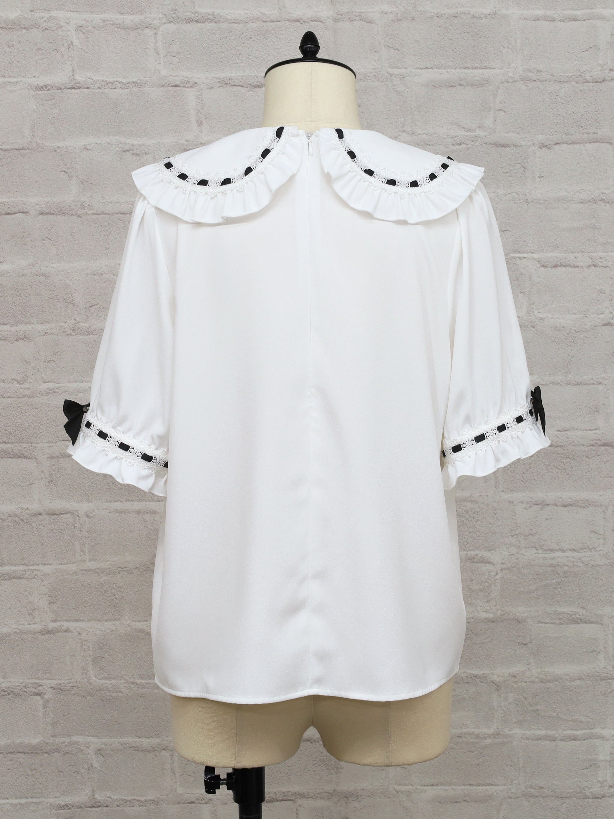 Chērie Lace レースアップブラウス ｜Amavel（アマベル）公式サイト