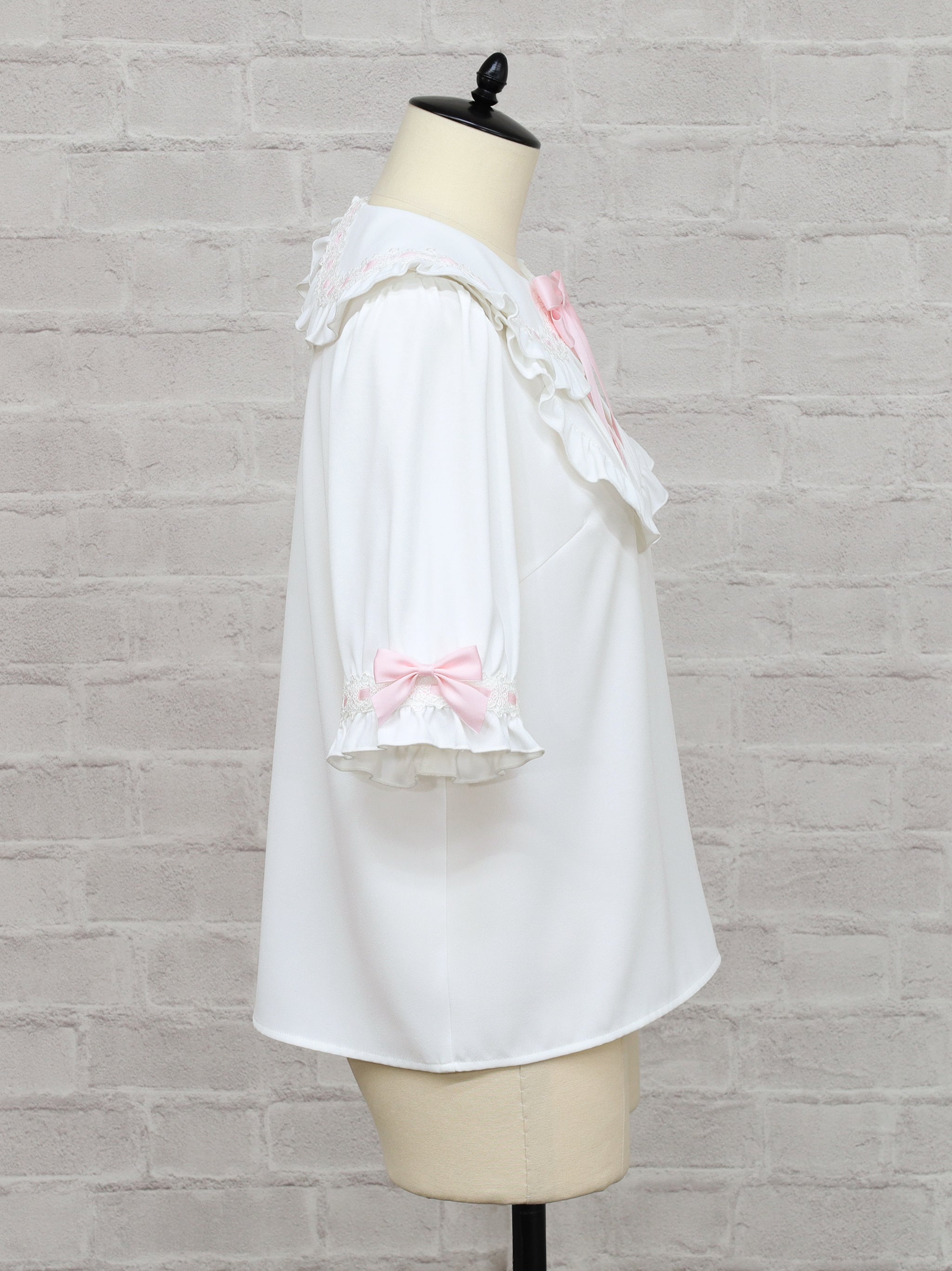 Chērie Lace レースアップブラウス ｜Amavel（アマベル）公式サイト