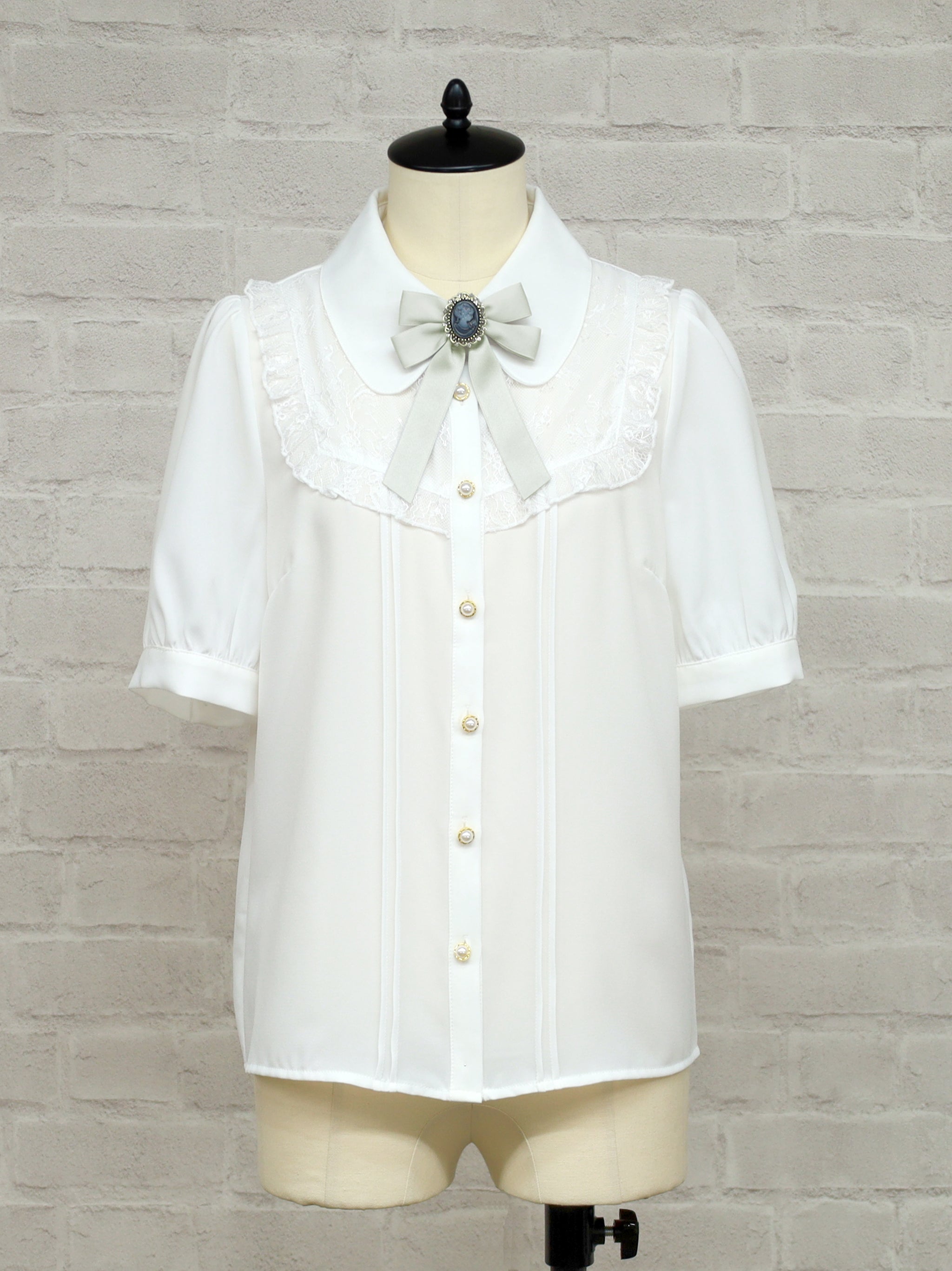 Classical Doll カメオリボンブラウス グレー（Gray） FREE ｜Amavel（アマベル）公式サイト