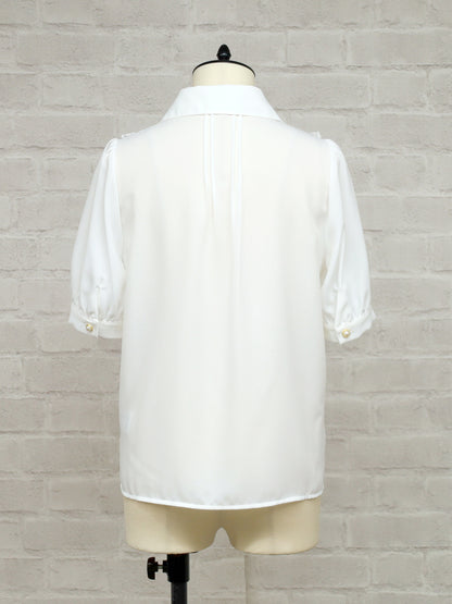 Classical Doll カメオリボンブラウス ｜Amavel（アマベル）公式サイト