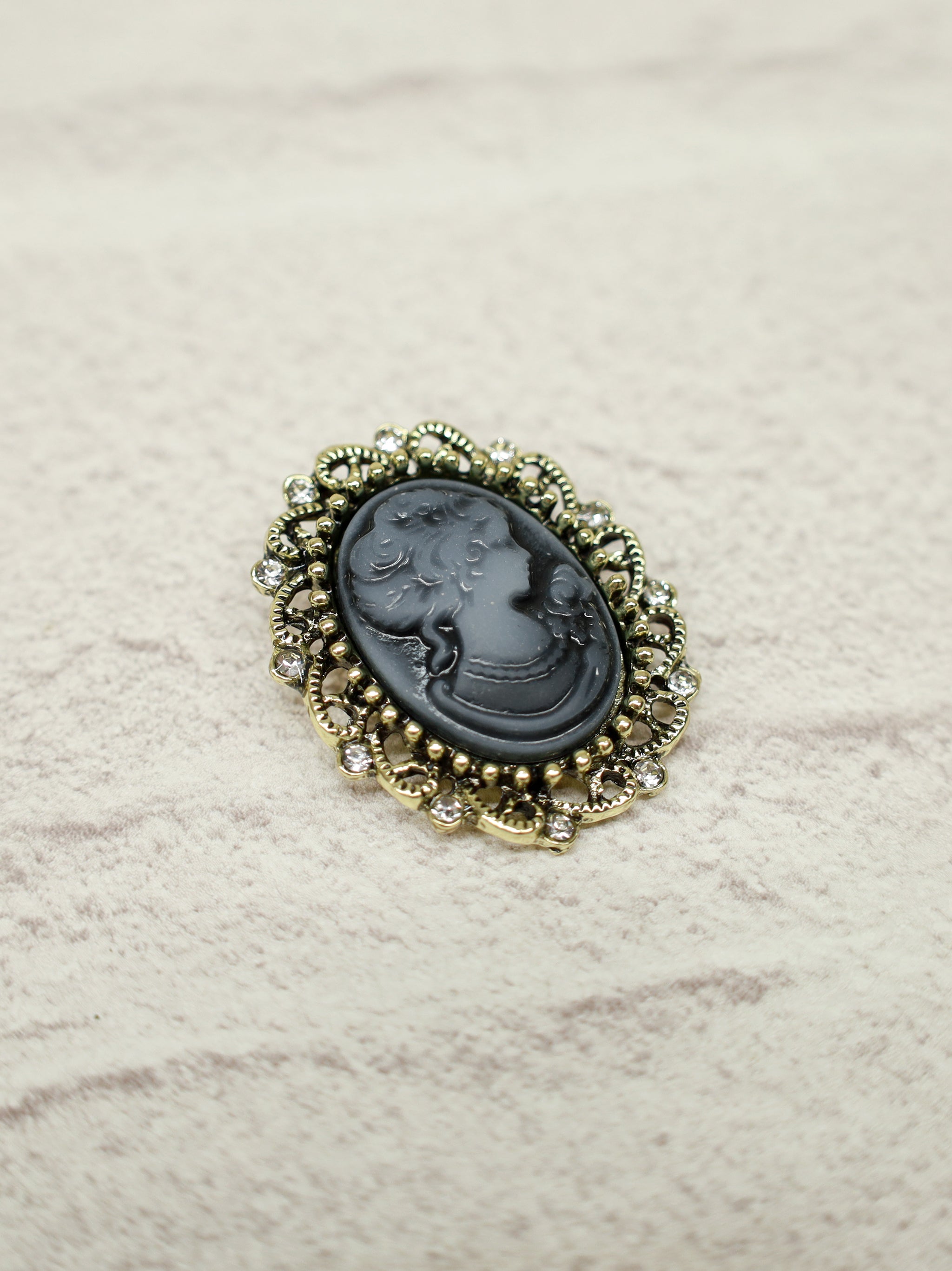 Classical Doll カメオリボンブラウス ｜Amavel（アマベル）公式サイト