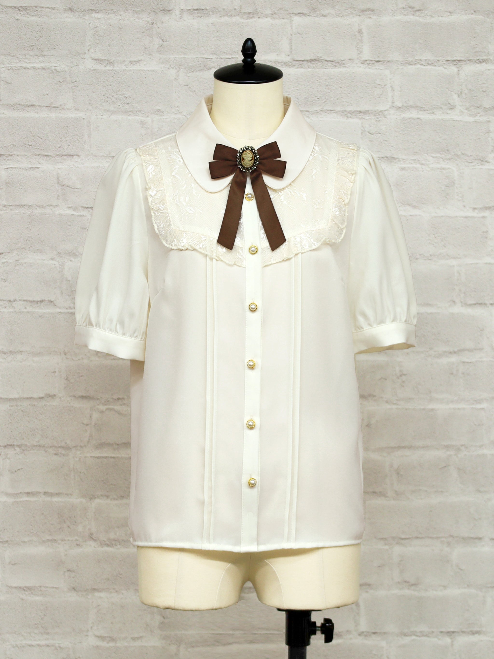 Classical Doll カメオリボンブラウス ブラウン（Brown） FREE ｜Amavel（アマベル）公式サイト