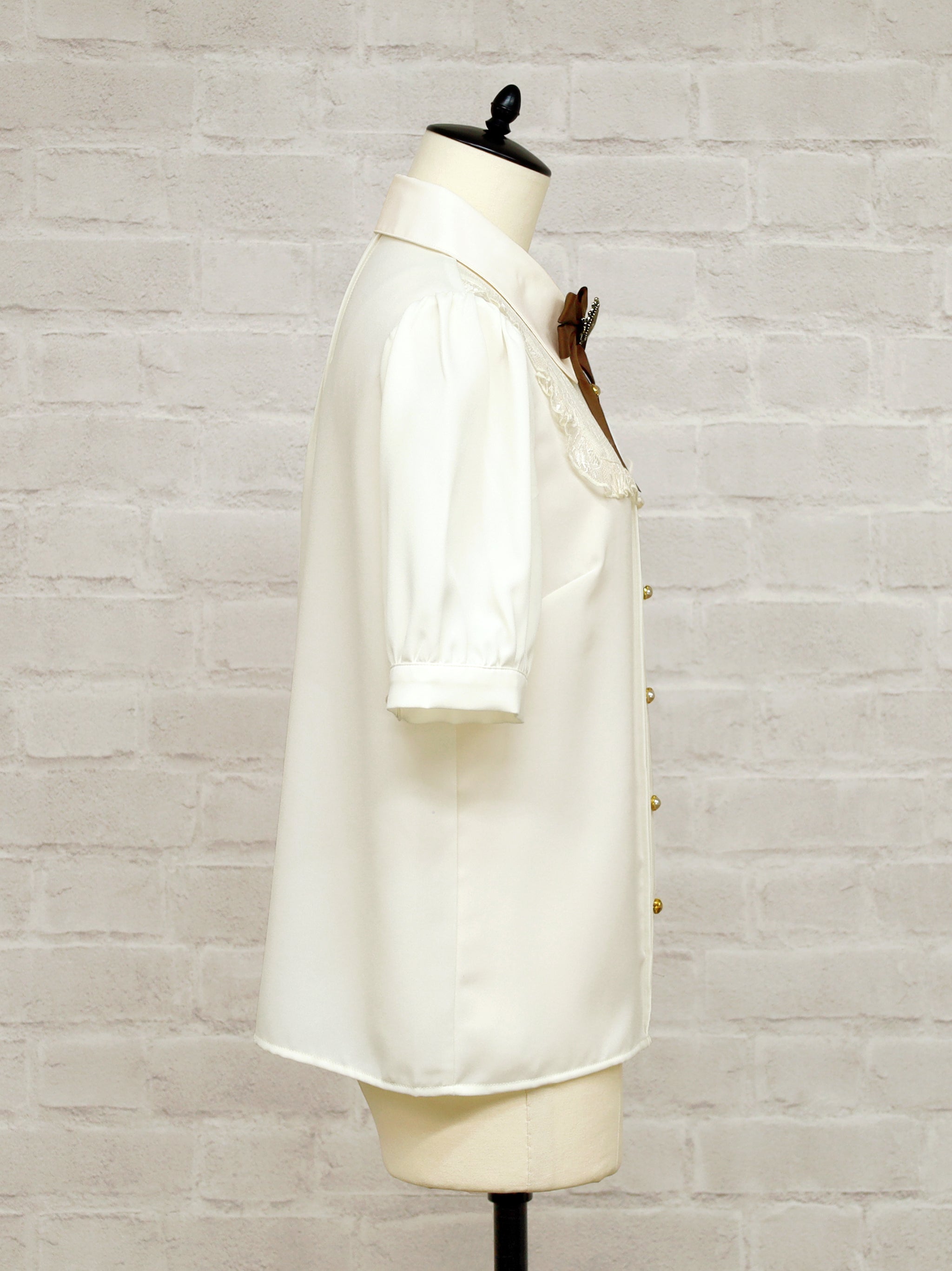 Classical Doll カメオリボンブラウス ｜Amavel（アマベル）公式サイト