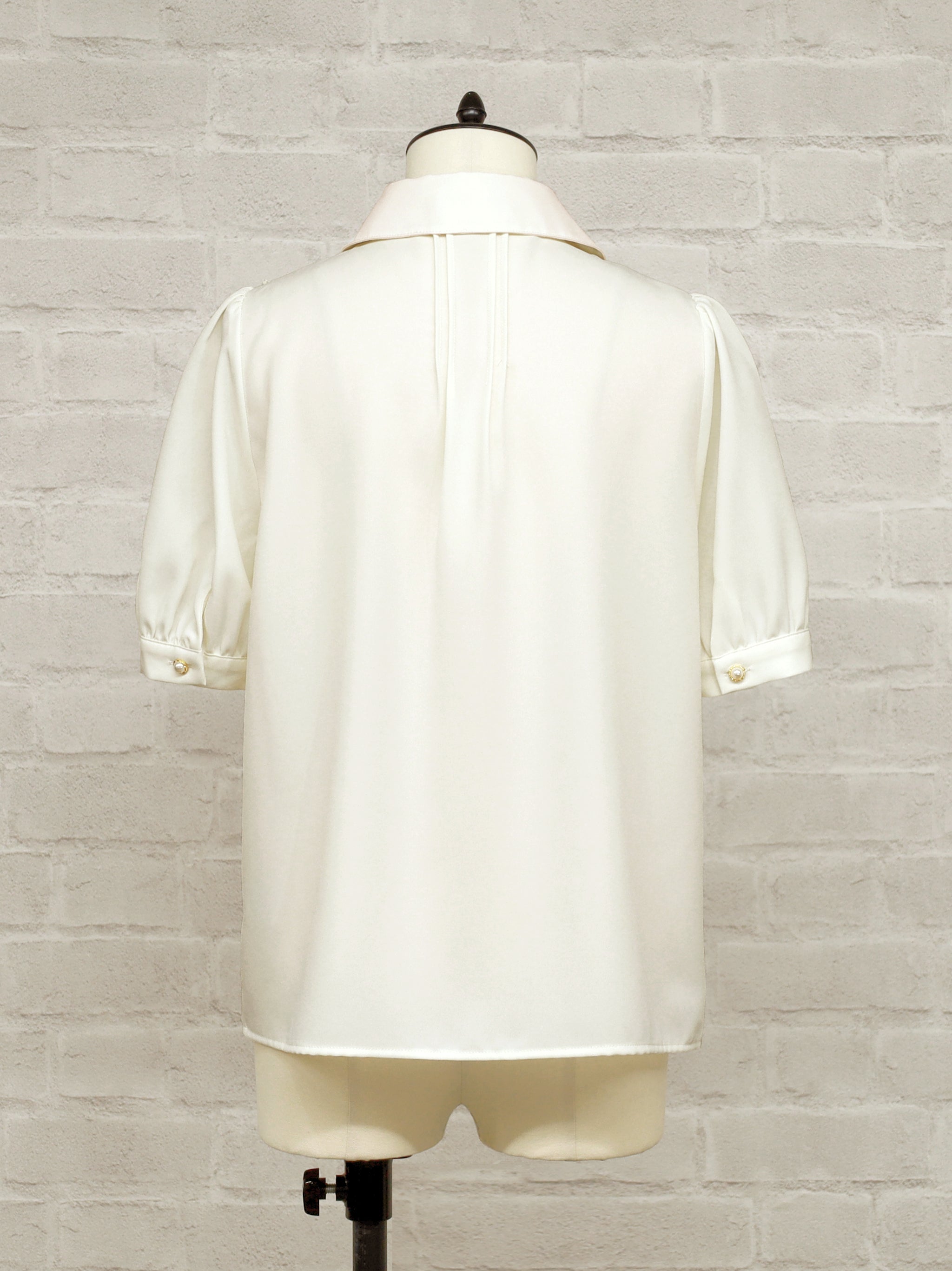 Classical Doll カメオリボンブラウス ｜Amavel（アマベル）公式サイト