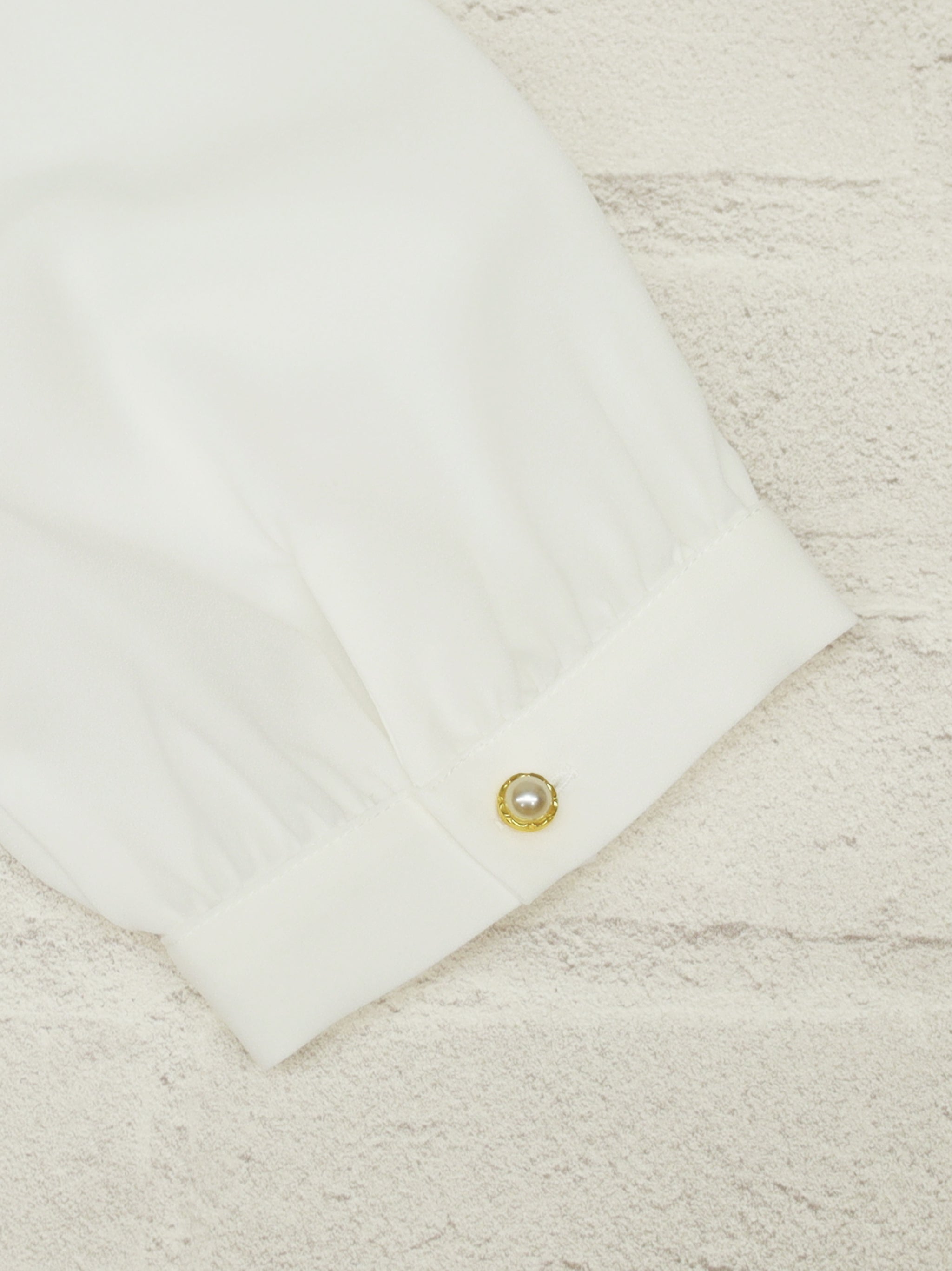 Classical Doll カメオリボンブラウス ｜Amavel（アマベル）公式サイト