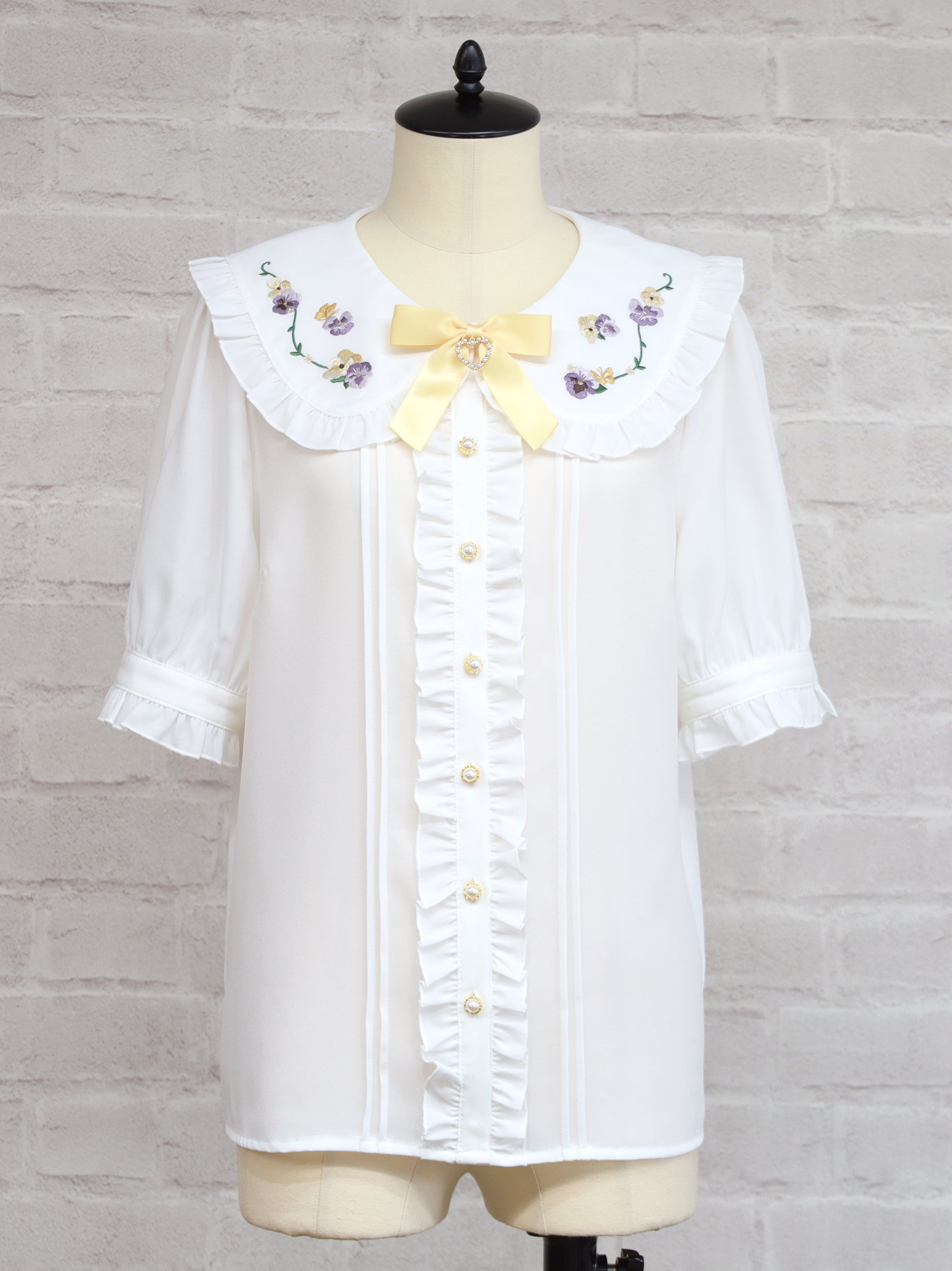 メンバーズセール対象】Märchen Pansy レースブラウス – Amavel
