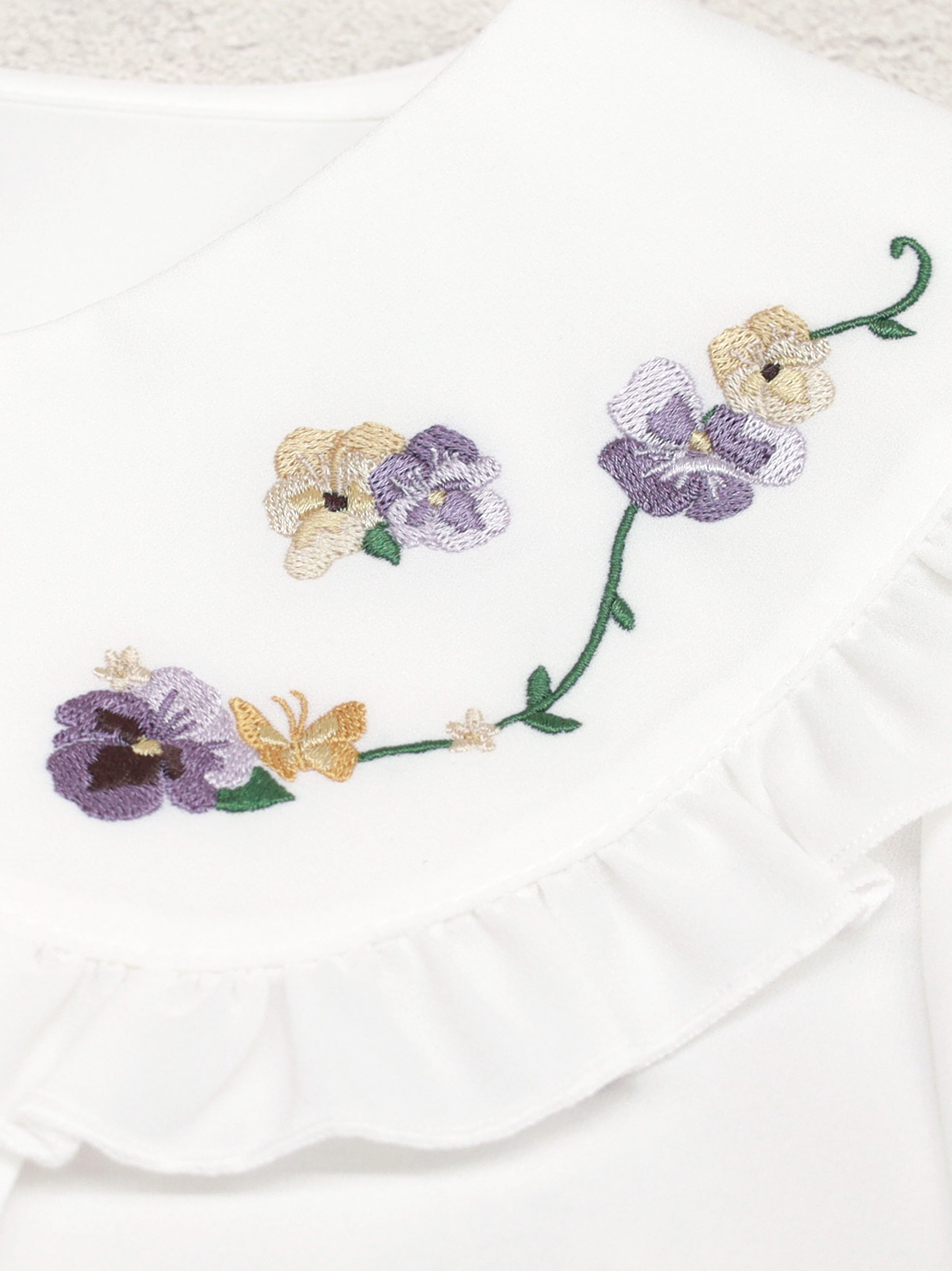 メンバーズセール対象】Märchen Pansy レースブラウス – Amavel