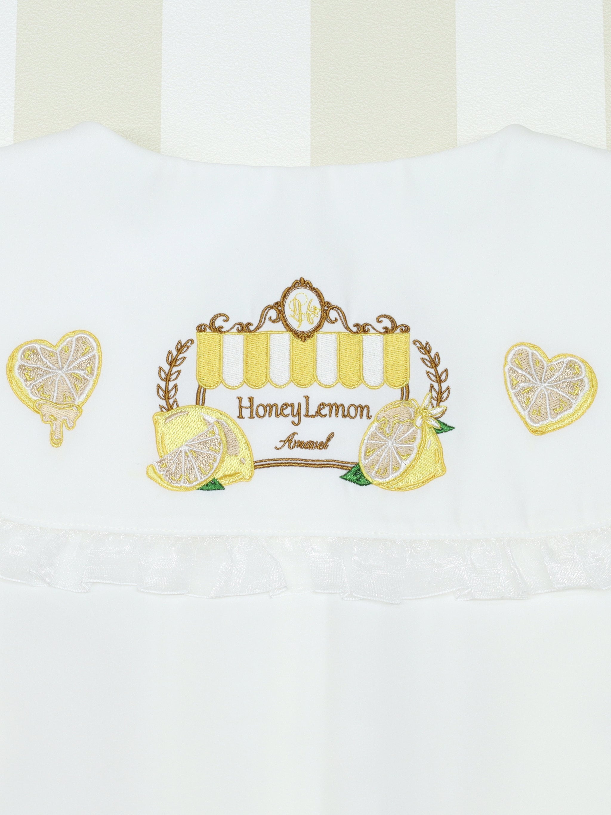 【メンバーズセール対象】Honey Lemon フリルブラウス ｜Amavel（アマベル）公式サイト