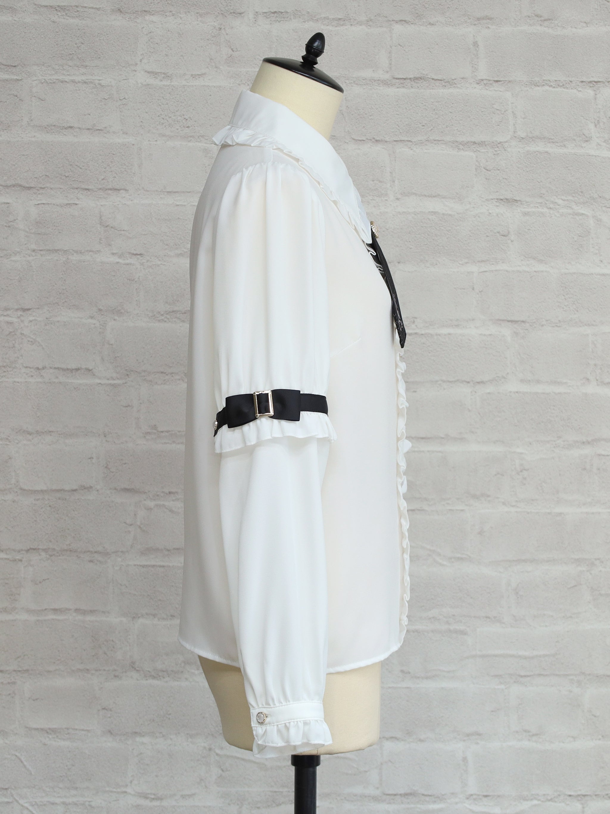 Classic Café Baristaフリルブラウス ｜Amavel（アマベル）公式サイト