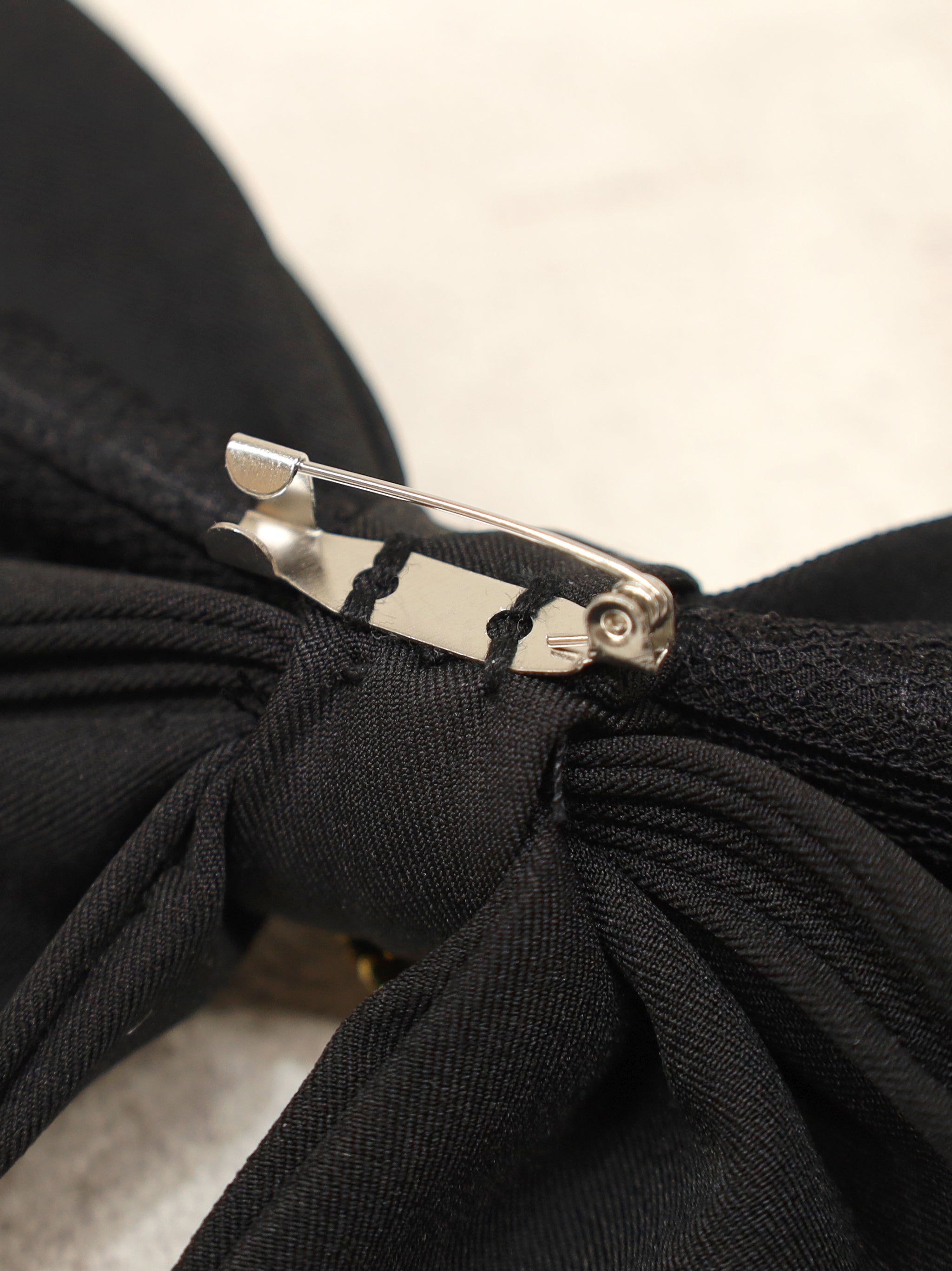 Girly Heart ビジュー付リボンブローチ ｜Amavel（アマベル）公式サイト