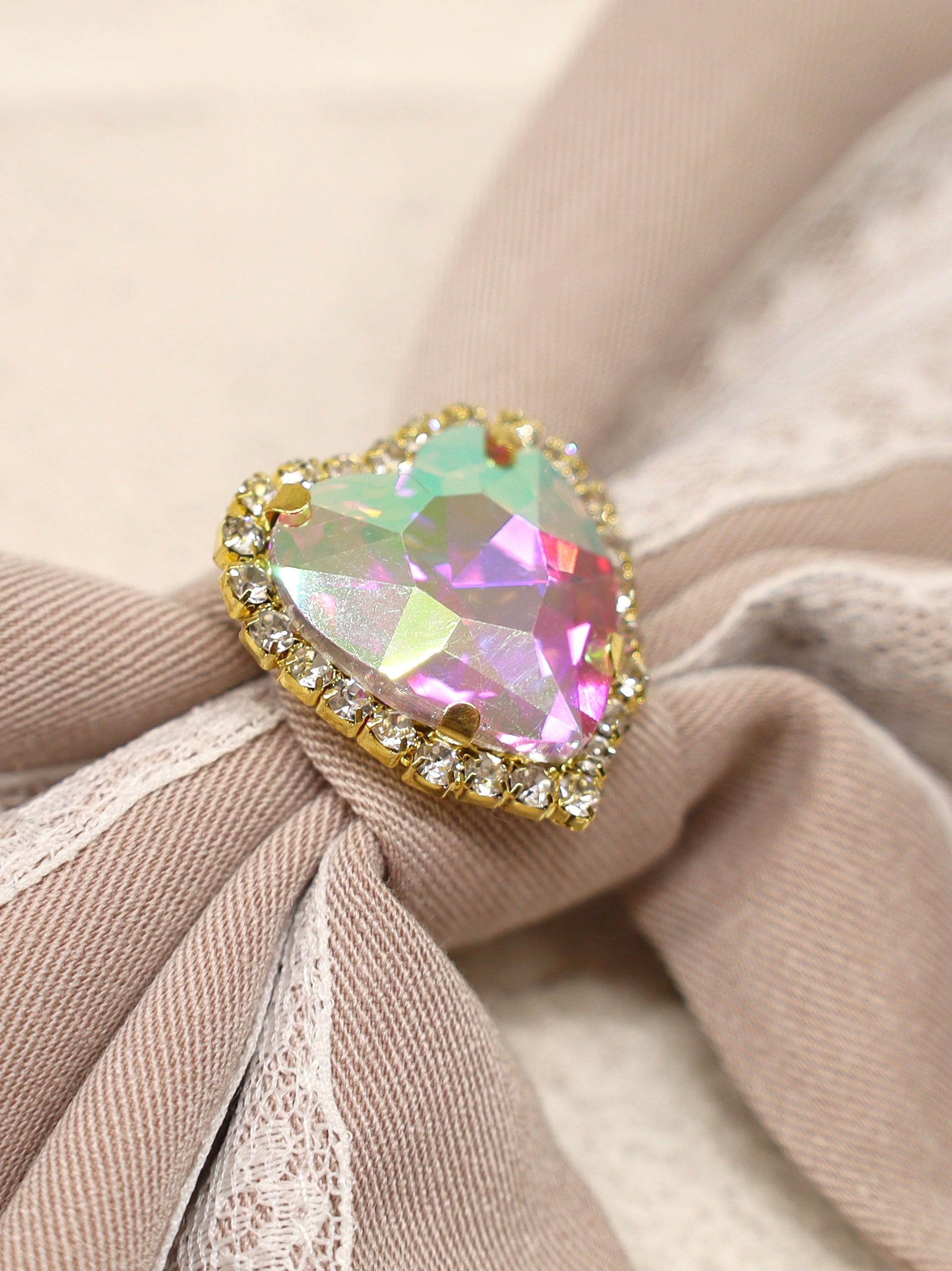 Girly Heart ビジュー付リボンブローチ – Amavel（アマベル）公式サイト