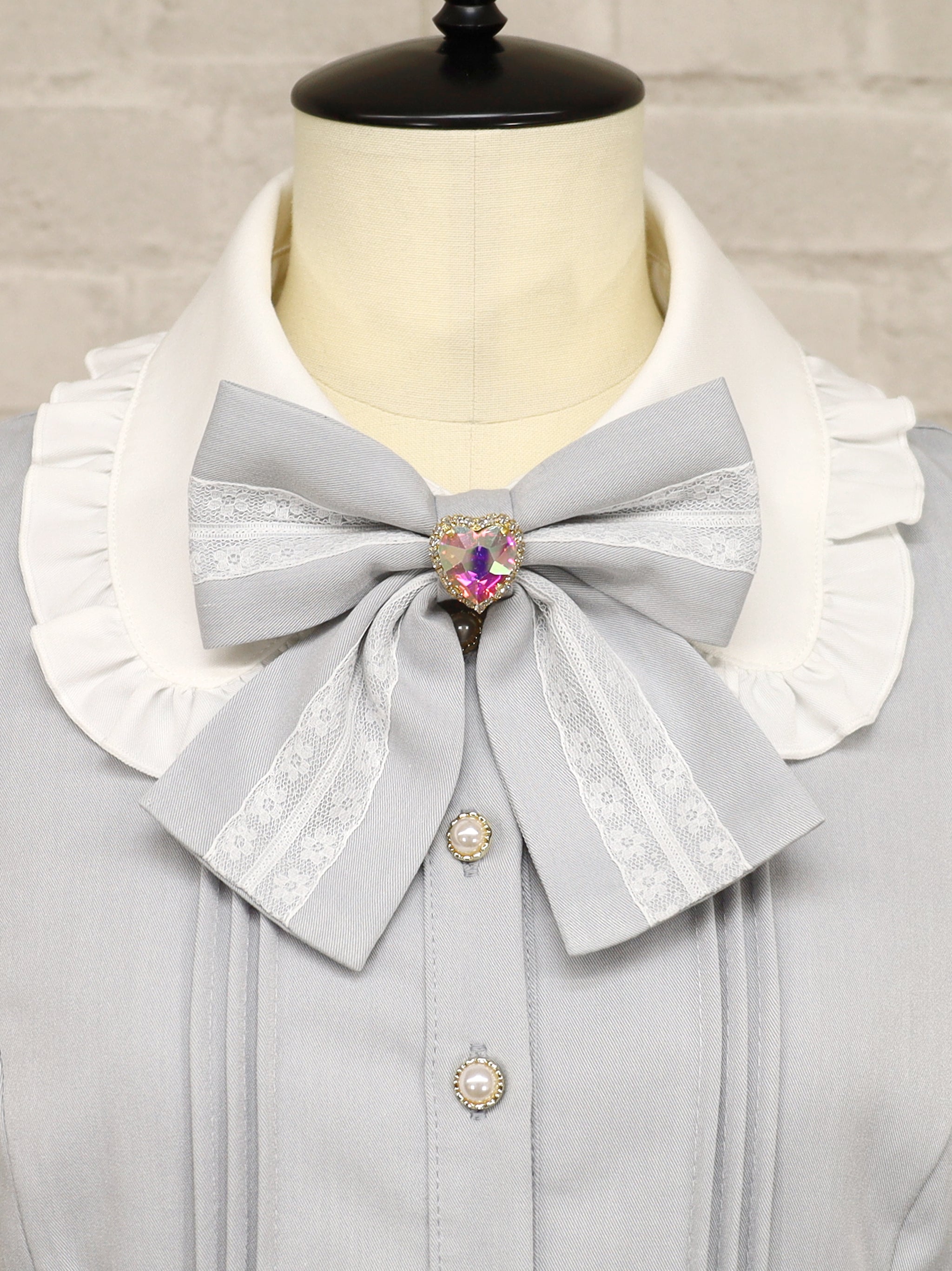 Girly Heart ビジュー付リボンブローチ サックス（SaxeBlue） FREE ｜Amavel（アマベル）公式サイト