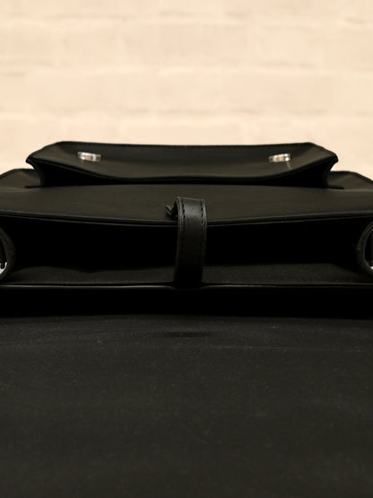 エンブレム入り縦型サッチェルバッグ ｜Amavel（アマベル）公式サイト