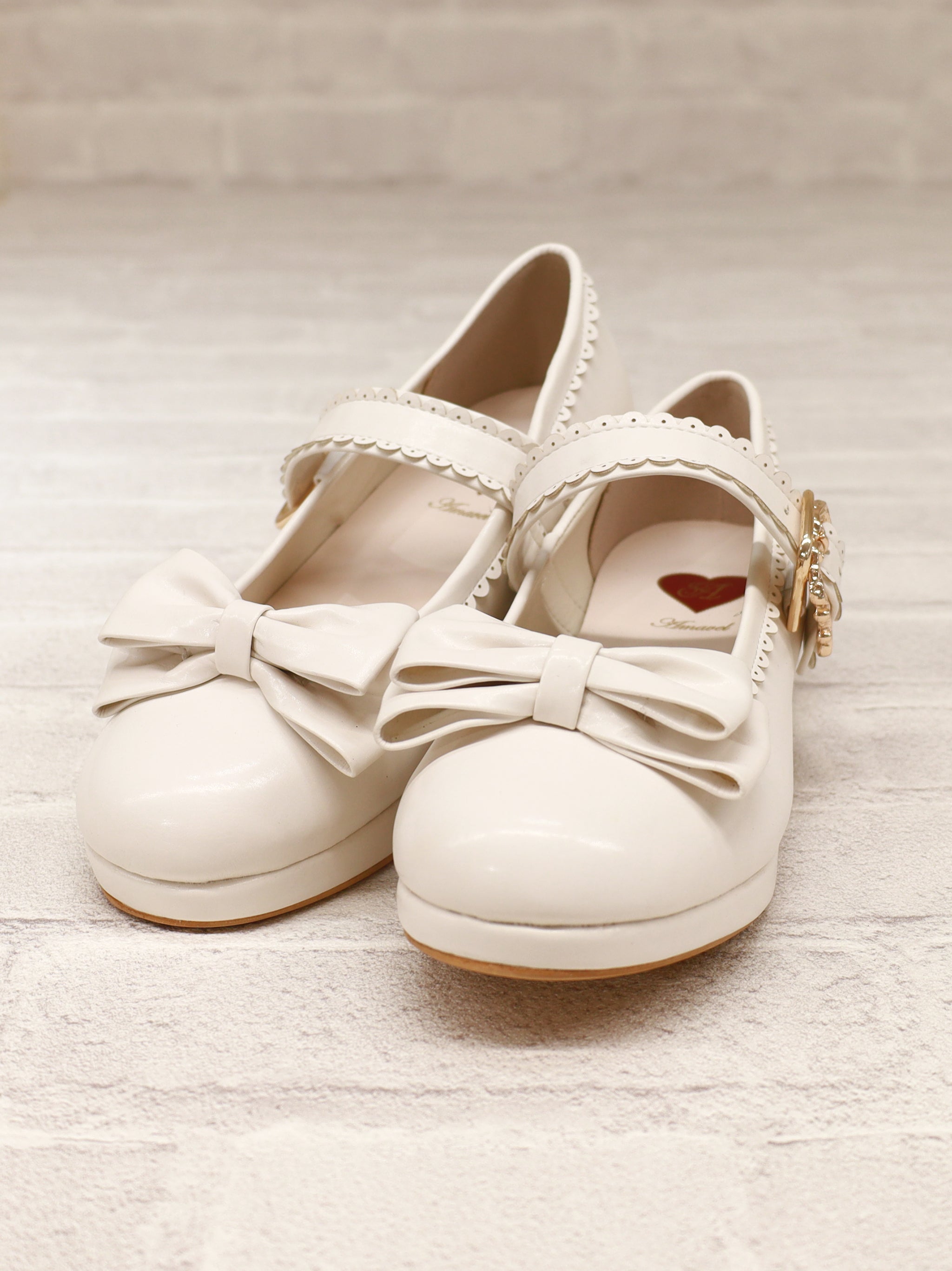 リボン付スカラップパンプス アイボリー（Ivory） ｜Amavel（アマベル）公式サイト