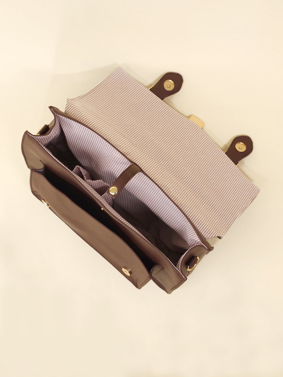 カギ付A4サッチェルバッグ ｜Amavel（アマベル）公式サイト