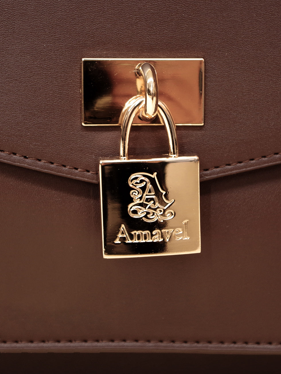 カギ付A4サッチェルバッグ ｜Amavel（アマベル）公式サイト